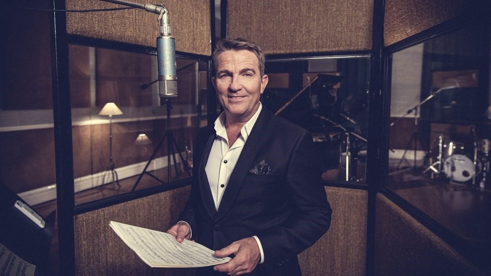 Bradley Walsh Is Back With His Second Album ‘When You’re Smiling’!